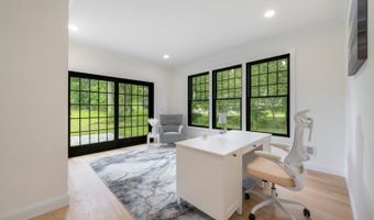 2 Buckingham Rd, Bayonne, NJ 07035