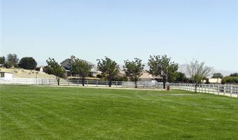 12490 Palomino Ln, Apple Valley, CA 92308