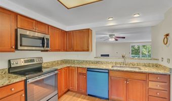 10 Valley Run Dr 10, Cromwell, CT 06416