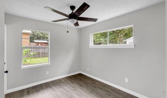 20 Chantilly Ter, Bay St. Louis, MS 39520