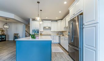 3075 N Spurway Dr, Ann Arbor, MI 48105