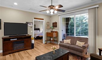 41 Breakneck Hill Rd 26, Lincoln, RI 02865