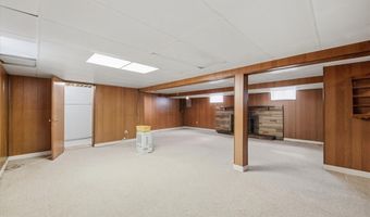 606 Golf Course Rd, Aliquippa, PA 15001