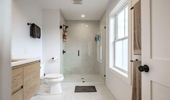 5 Goldfinch Dr, Falmouth, ME 04105