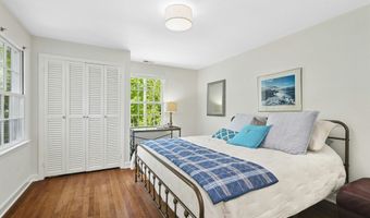 2 Knollwood Ln, Darien, CT 06820