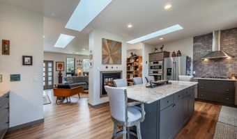 1342 11TH St, Bandon, OR 97411