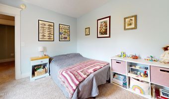 202 W Whittier Ave, Altoona, PA 16602