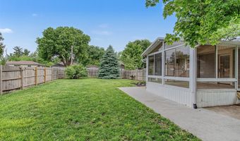 307 Dotson Dr, Ames, IA 50014