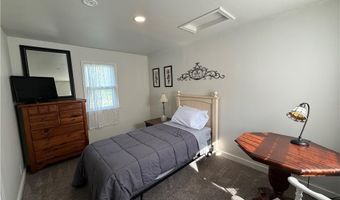 1017 N 10th St, Atchison, KS 66002