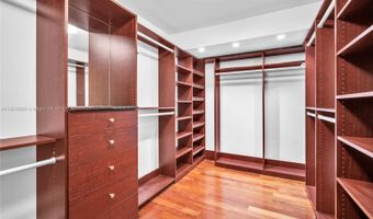 20351 W Country Club Dr TH17, Aventura, FL 33180