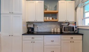 135 Russett Rd 2, Boston, MA 02132