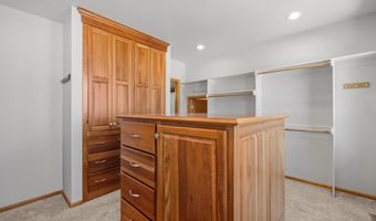 7308 HAWTHORNE Dr, Cheyenne, WY 82009