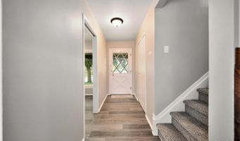 2923 Burlington Ct, Ann Arbor, MI 48105