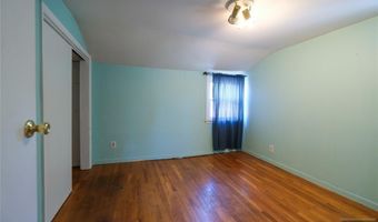 32 Phelps Ave, Bergenfield, NJ 07621