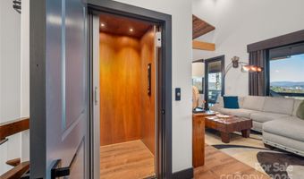 41 Ben Lippen School Rd, Asheville, NC 28806