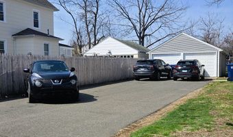 14 Meadow St, Ansonia, CT 06401