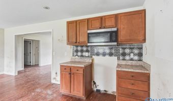 240 Riddle Rd, Albertville, AL 35950