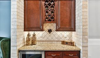 45 White Oak Ln, Aberdeen, NJ 07747