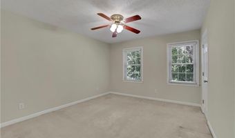 835 Lakeshore Dr NW, Berkeley Lake, GA 30096