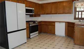 109 Suffolk Dr, North Kingstown, RI 02852