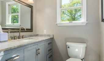 33 Wilbur Rd, Lincoln, RI 02865