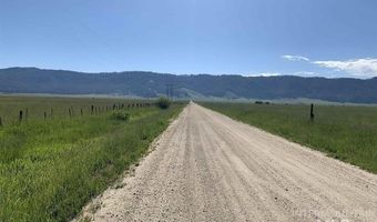11 Gray Ln, Cascade, ID 83611