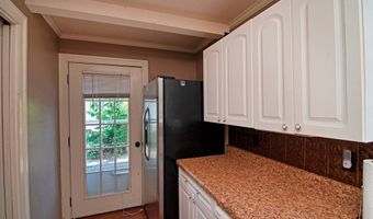 162 Monroe St, Alderson, WV 24910