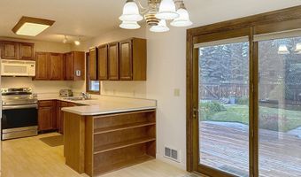 66 Sunset Ave, Buffalo, WY 82834