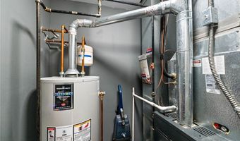 1301 N Main St, Amherst, OH 44001