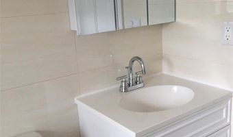 74 W 7TH St 3, Bayonne, NJ 07002