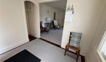 44 Crest St, Middletown, RI 02842