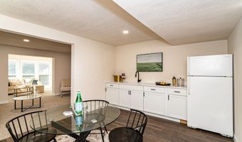 5524 N Dakota Ave, Ames, IA 50014