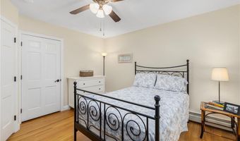68 Daniel Dr, North Kingstown, RI 02852