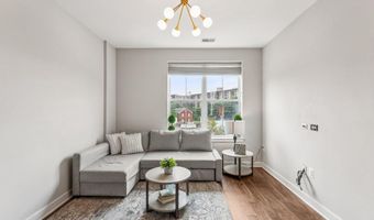 989 S BUCHANAN St 221, Arlington, VA 22204