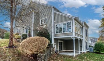 21 Great Heron Ln 21, Brookfield, CT 06804