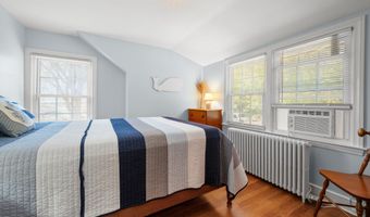 10 Hilltop Rd, East Lyme, CT 06357