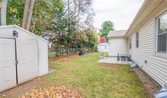 9 Farnum Ave, North Providence, RI 02911