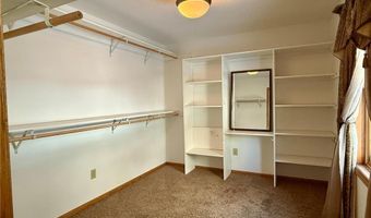 236 Wilson St, Alden, MN 56009