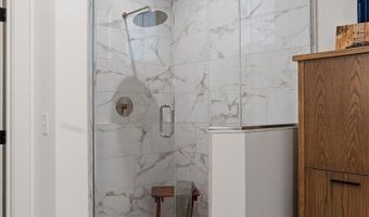 742 Honey Crk, Ada, MI 49301