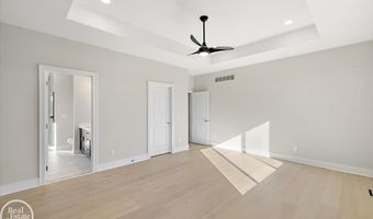880 Hemlock Dr, Addison, MI 48370
