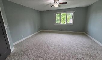 2516 White Oak Dr, Ames, IA 50014