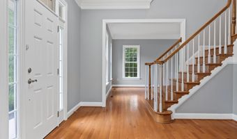 7119 BARRY Rd, Alexandria, VA 22315