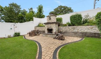 12 Hagen Ave, Cranston, RI 02920