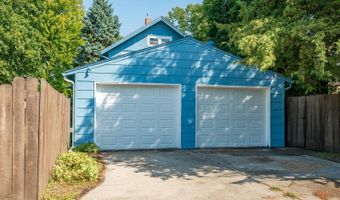822 7th St, Ames, IA 50010