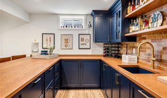 1048 Ocean Rd, Narragansett, RI 02882