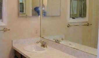 1424 Dicken Dr, Ann Arbor, MI 48103