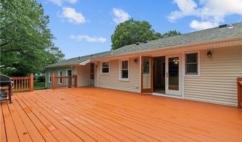 6 Wabasso Ter, Middletown, RI 02842