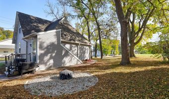 402 S 11th St, Adel, IA 50003