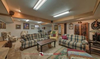 215 44th St N, Cody, WY 82414