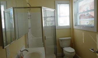 9 Ann St 1, Newport, RI 02840